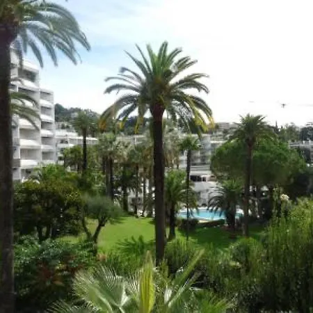 Sleeps 4 Air Con *