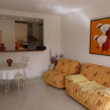 Sleeps 4 Air Con Cannes