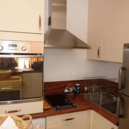 Sleeps 4 Air Con Appartamento *