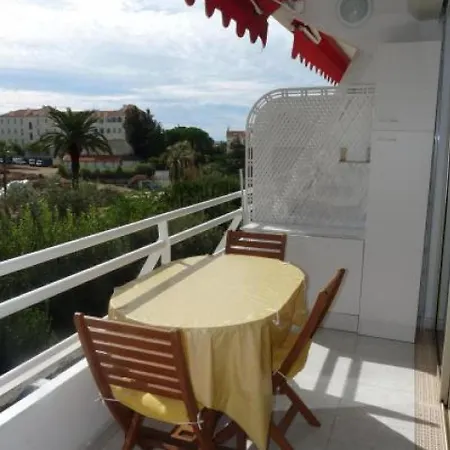 Sleeps 4 Air Con Appartamento
