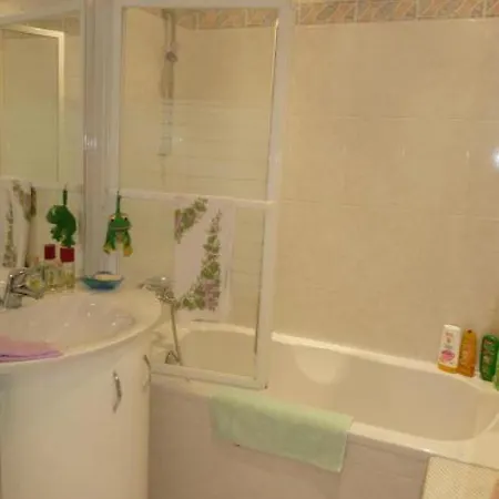Sleeps 4 Air Con Cannes